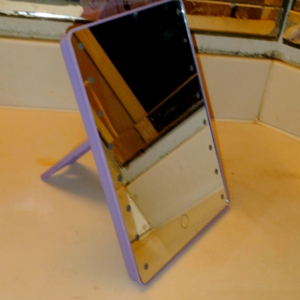 Make Up Mirror w/ Led Lights